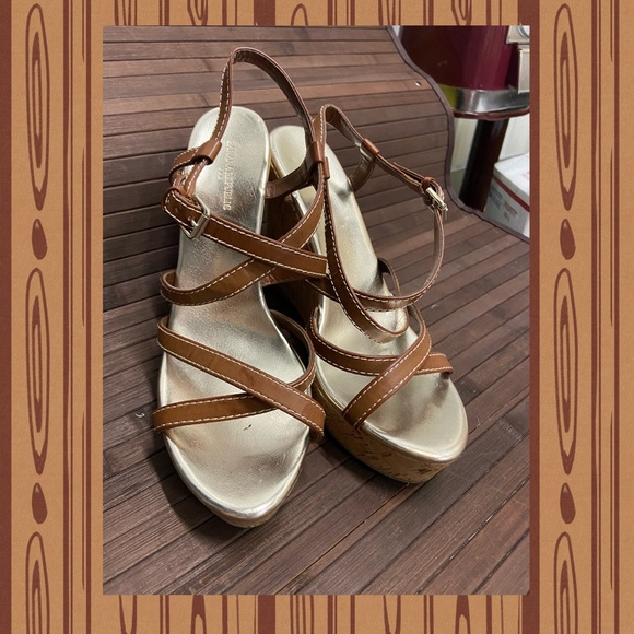 Ladies strapped tan leather wedges - Picture 1 of 5